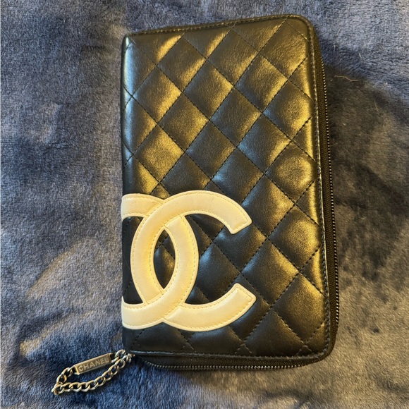 CHANEL Handbags - Chanel wallet